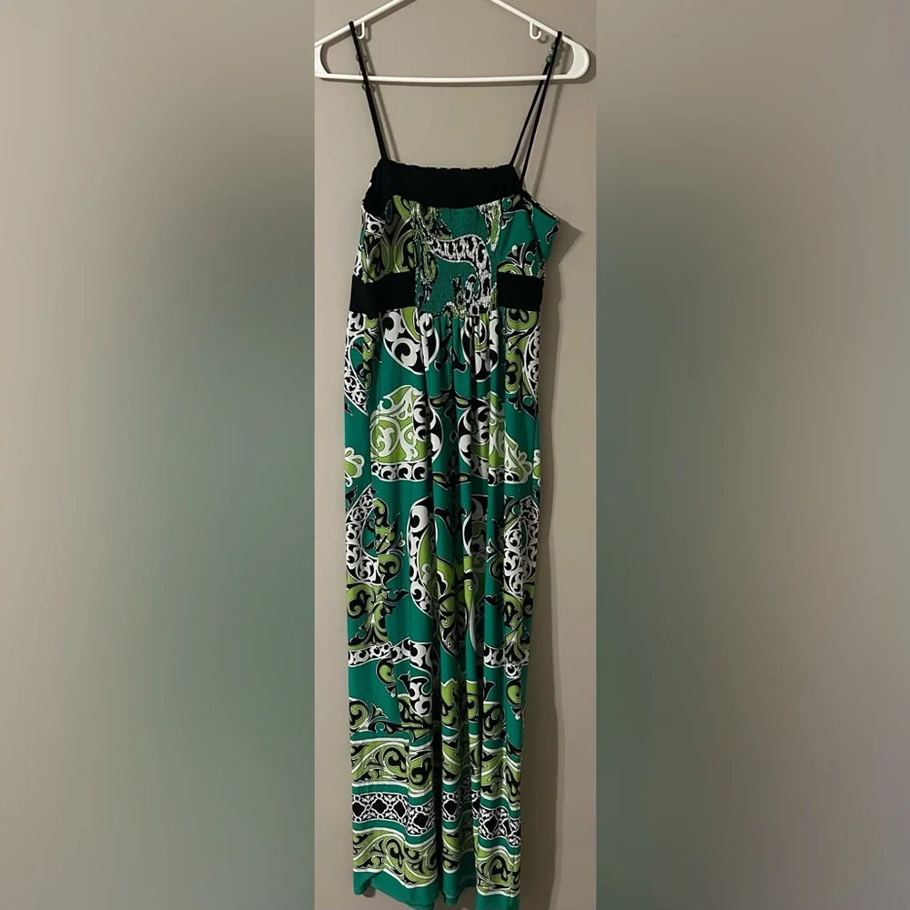 STUDIO I size 6 Greens, black & white  Sleeveless Spaghetti Strap Maxi Dress